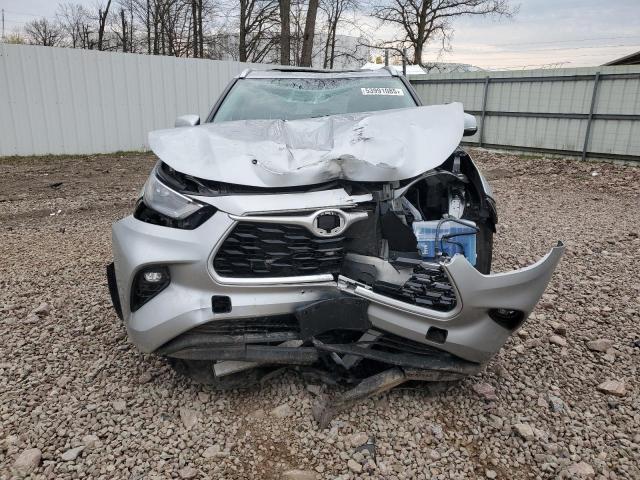 5TDGZRBH2NS199388 - 2022 TOYOTA HIGHLANDER XLE SILVER photo 5