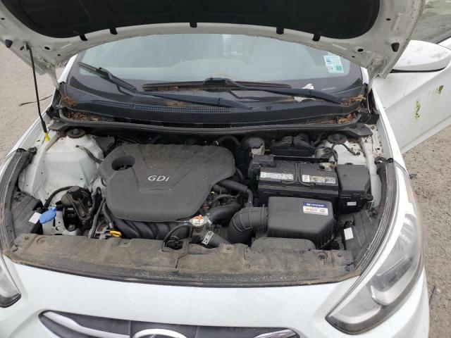 KMHCT5AE6GU255388 - 2016 HYUNDAI ACCENT SE WHITE photo 11