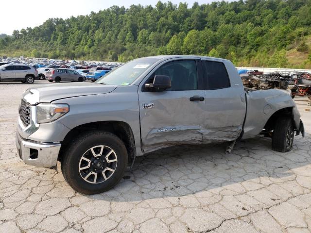 5TFUY5F11JX767629 - 2018 TOYOTA TUNDRA DOUBLE CAB SR/SR5 GRAY photo 1