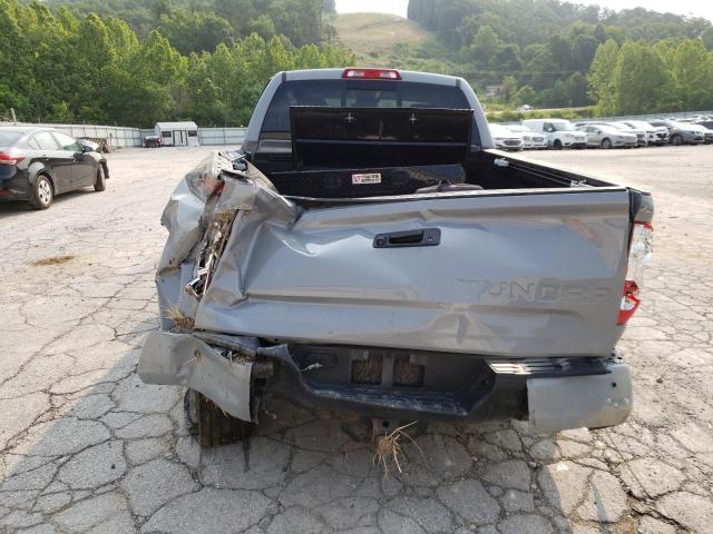 5TFUY5F11JX767629 - 2018 TOYOTA TUNDRA DOUBLE CAB SR/SR5 GRAY photo 6