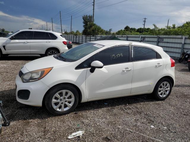 KNADM5A33F6515962 - 2015 KIA RIO LX WHITE photo 1