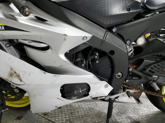 JYARJ28E2HA002253 - 2017 YAMAHA YZFR6 TWO TONE photo 6