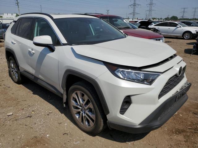 2T3A1RFV1MW156316 - 2021 TOYOTA RAV4 XLE PREMIUM WHITE photo 4