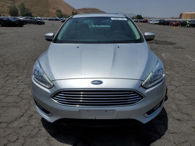 1FADP3J21JL250027 - 2018 FORD FOCUS TITANIUM SILVER photo 5