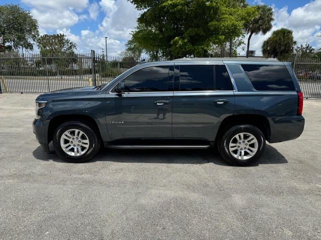 1GNSCAKC2KR247927 - 2019 CHEVROLET TAHOE C1500  LS GRAY photo 12