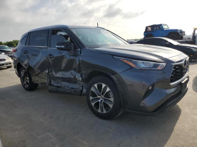 5TDGZRAH2LS006378 - 2020 TOYOTA HIGHLANDER XLE GRAY photo 4