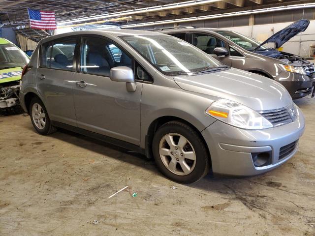 3N1BC13E29L408306 - 2009 NISSAN VERSA S GRAY photo 4