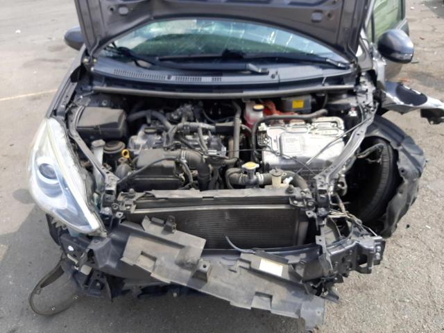 JTDKDTB32F1098067 - 2015 TOYOTA PRIUS C GRAY photo 11