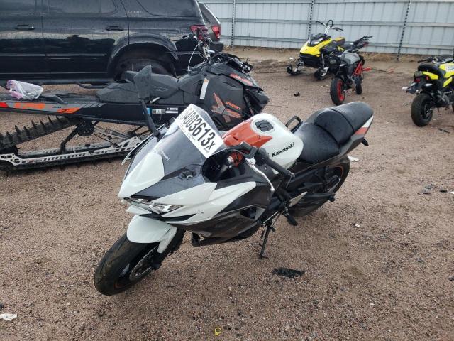 ML5EXER15PDA94838 - 2023 KAWASAKI EX650 R Ақ фото 2