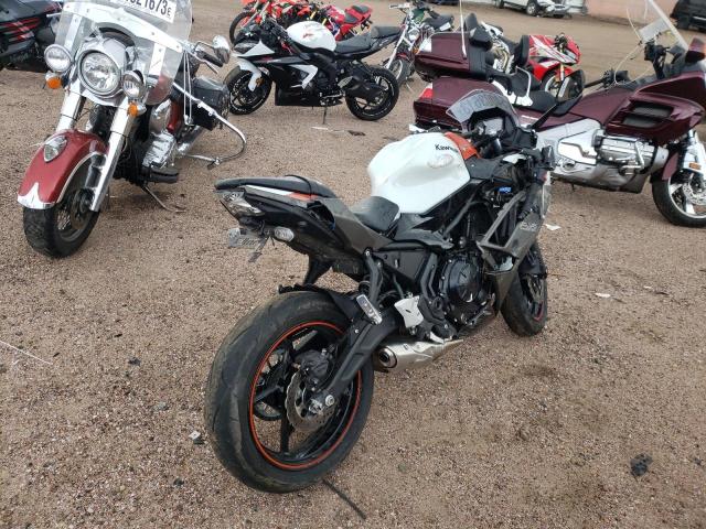 ML5EXER15PDA94838 - 2023 KAWASAKI EX650 R Ақ фото 4