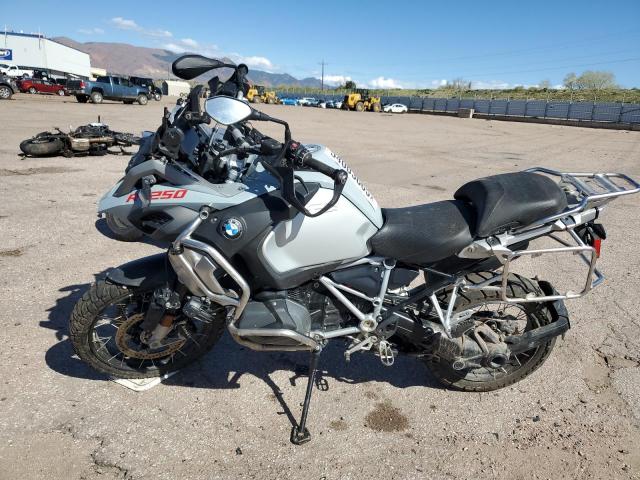 WB10M130XN6F14268 - 2022 BMW R 1250 GS ADVENTURE SILVER photo 3