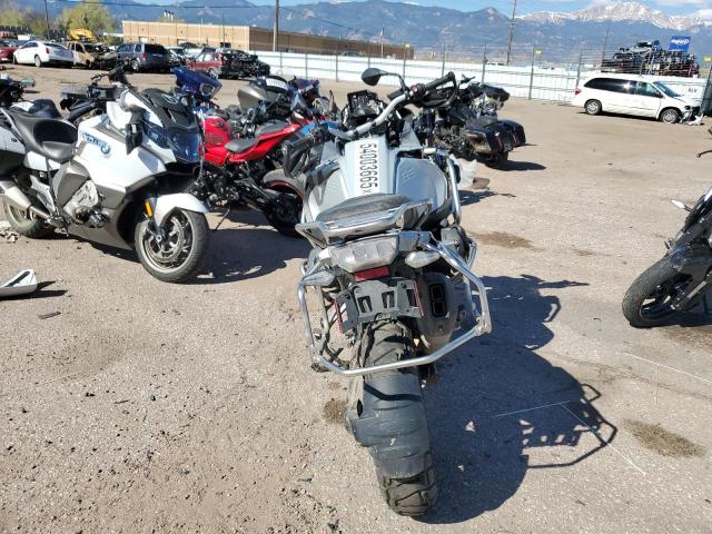 WB10M130XN6F14268 - 2022 BMW R 1250 GS ADVENTURE SILVER photo 4