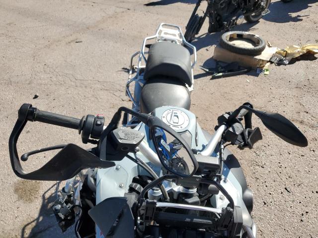 WB10M130XN6F14268 - 2022 BMW R 1250 GS ADVENTURE SILVER photo 5