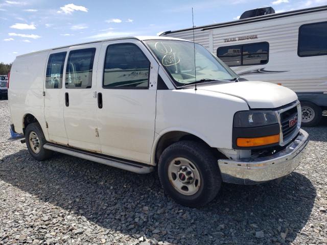 1GTW7FCF5F1132893 - 2015 GMC SAVANA G2500 WHITE photo 4