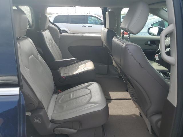 2C4RC1BGXJR157167 - 2018 CHRYSLER PACIFICA TOURING L BLUE photo 11