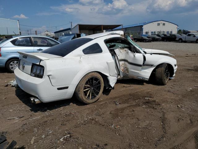 1ZVHT82H675323152 - 2007 FORD MUSTANG GT WHITE photo 3