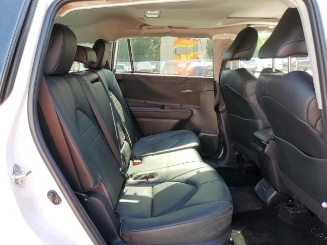 5TDGZRBH5NS585643 - 2022 TOYOTA HIGHLANDER XLE WHITE photo 11