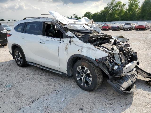 5TDGZRBH5NS585643 - 2022 TOYOTA HIGHLANDER XLE WHITE photo 4