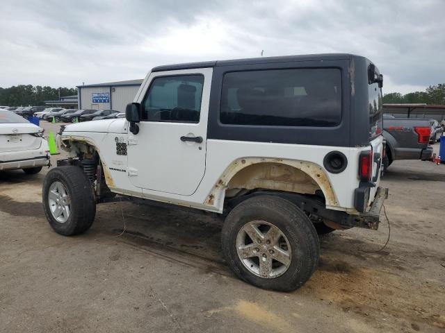 1C4AJWBG4DL566665 - 2013 JEEP WRANGLER SAHARA WHITE photo 2