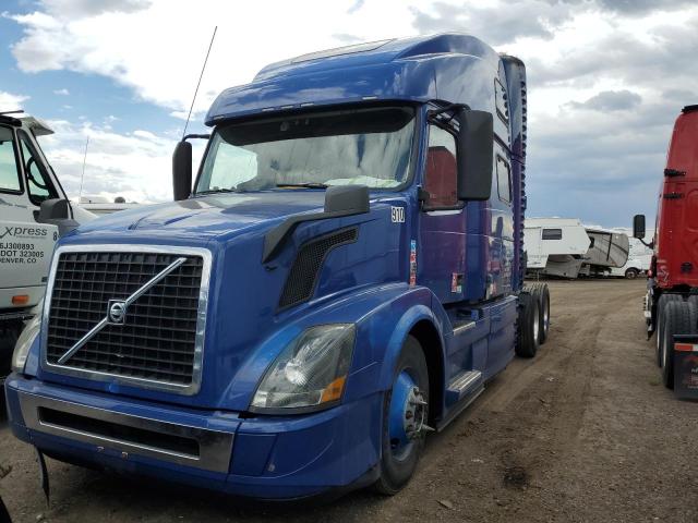 4V4NC9EH6HN977114 - 2017 VOLVO VN VNL BLUE photo 2