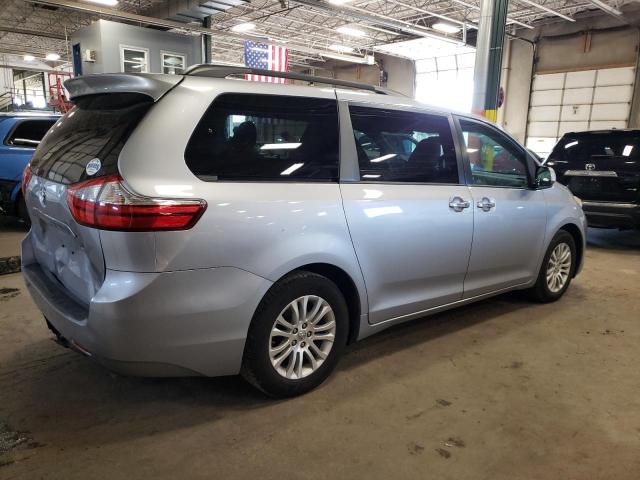 5TDYK3DC4FS559320 - 2015 TOYOTA SIENNA XLE SILVER photo 3