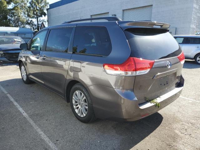 5TDYK3DC3CS244696 - 2012 TOYOTA SIENNA XLE CHARCOAL photo 2