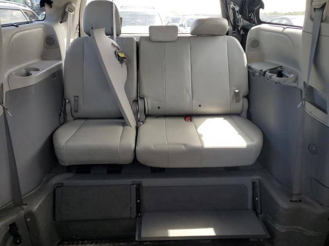 5TDYK3DC5BS095352 - 2011 TOYOTA SIENNA XLE SILVER photo 10