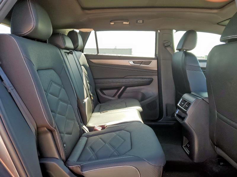 1V2JE2CA3RC229966 - 2024 VOLKSWAGEN ATLAS CROS SE Gris photo 11