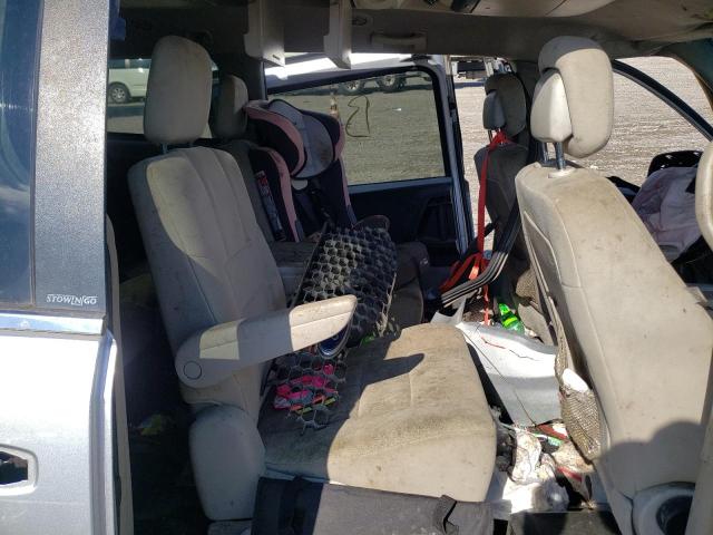 2A4RR5DG0BR701772 - 2011 CHRYSLER TOWN & COU TOURING ვერცხლისფერი ფოტო 6