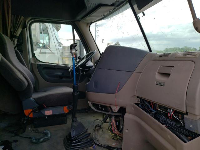 1FUJGLDR9DLFG5935 - 2013 FREIGHTLINER CASCADIA 1 Սպիտակ լուսանկար 5