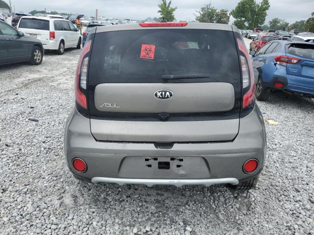 KNDJP3A5XK7630257 - 2019 KIA SOUL + GRAY photo 6