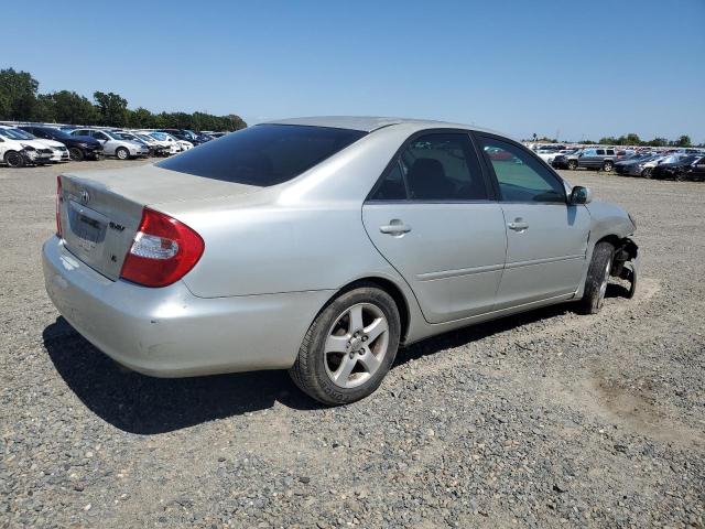 4T1BA32K44U501117 - 2004 TOYOTA CAMRY SE SILVER photo 3