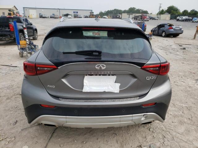 SJKCH5CR6JA049211 - 2018 INFINITI QX30 BASE GRAY photo 6