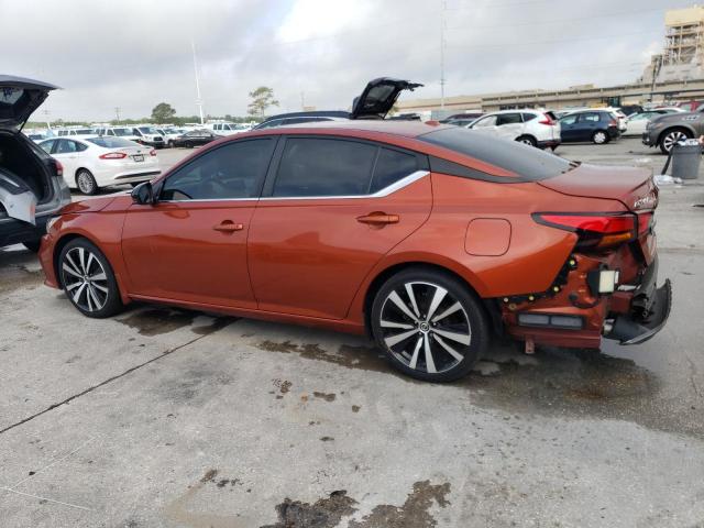 1N4BL4CV7KN316957 - 2019 NISSAN ALTIMA SR ORANGE photo 2