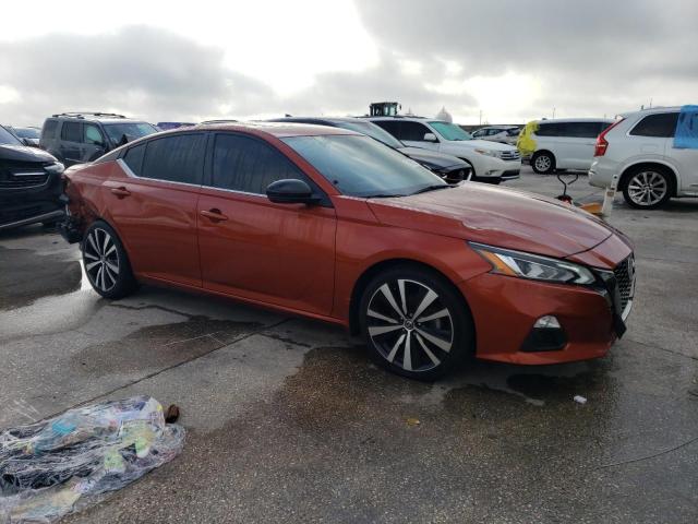 1N4BL4CV7KN316957 - 2019 NISSAN ALTIMA SR ORANGE photo 4
