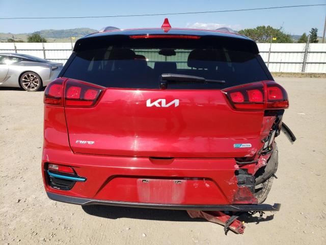 KNDCC3LG0N5133964 - 2022 KIA NIRO S RED photo 6