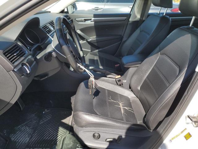 1VWDT7A38HC060884 - 2017 VOLKSWAGEN PASSAT R-LINE Weiß Foto 7