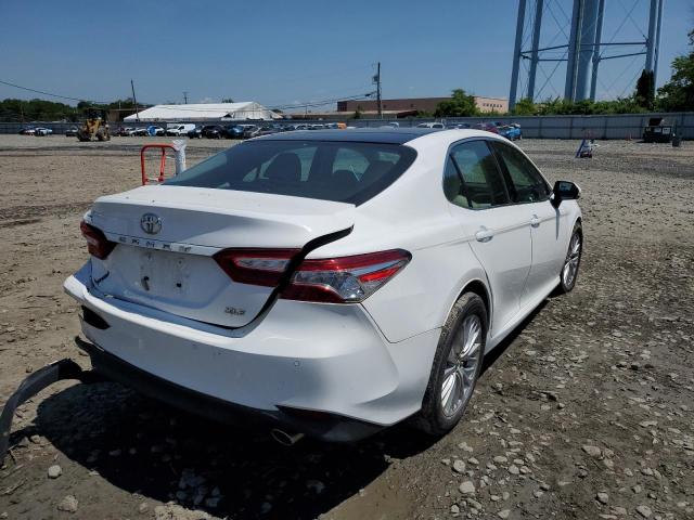 4T1B11HK4JU062489 - 2018 TOYOTA CAMRY L WHITE photo 3