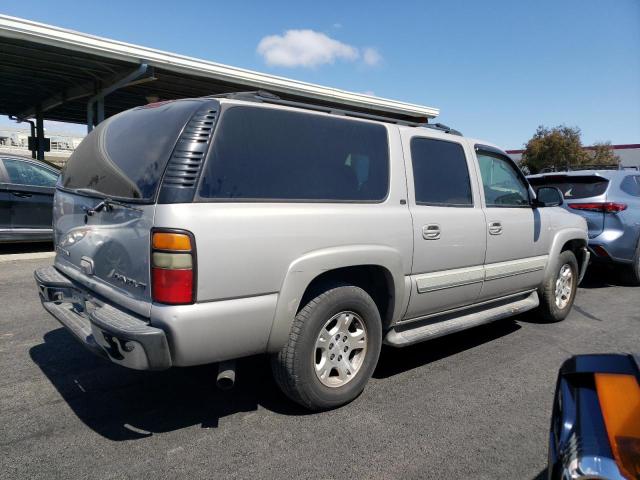 1GNEC16Z34J235668 - 2004 CHEVROLET SUBURBAN C1500 SILVER photo 3