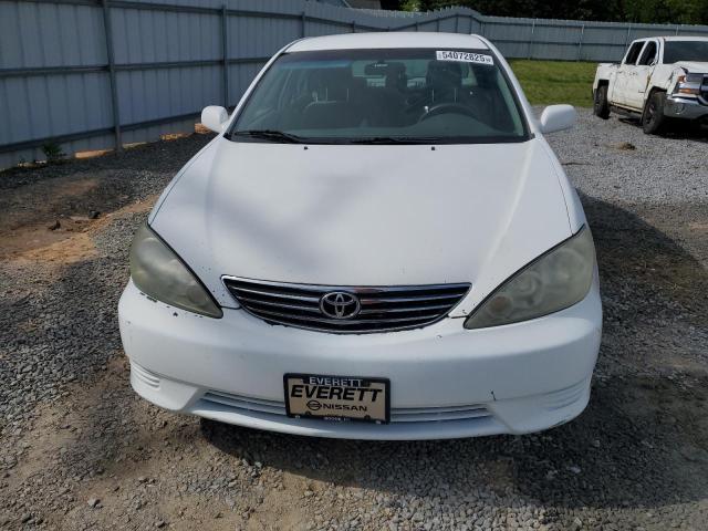 4T1BE30K55U535592 - 2005 TOYOTA CAMRY LE WHITE photo 5