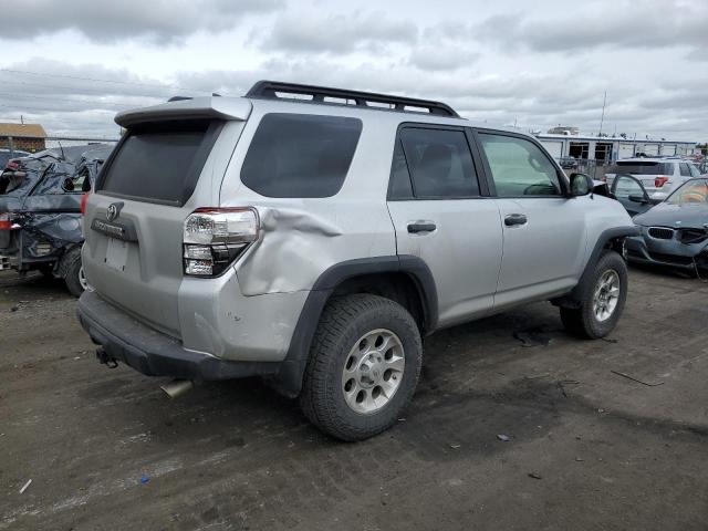 JTEBU5JR5D5115933 - 2013 TOYOTA 4RUNNER SR5 SILVER photo 3