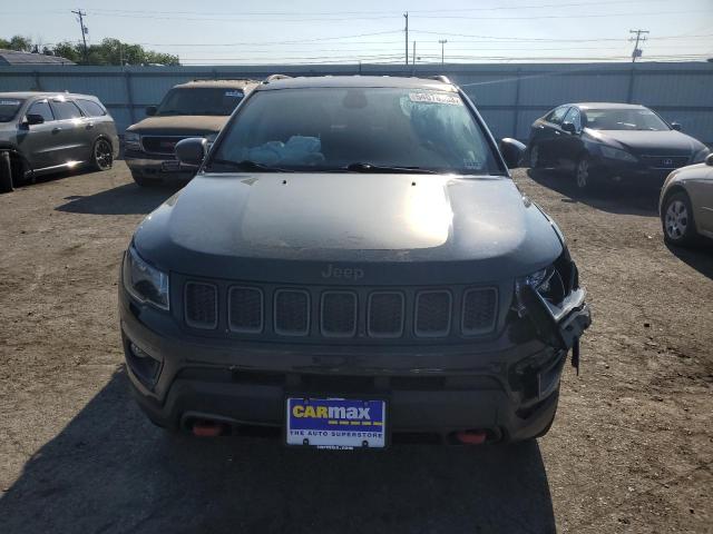 3C4NJDDB8JT130991 - 2018 JEEP COMPASS TRAILHAWK GRAY photo 5