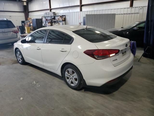 3KPFK4A74HE152471 - 2017 KIA FORTE LX WHITE photo 2