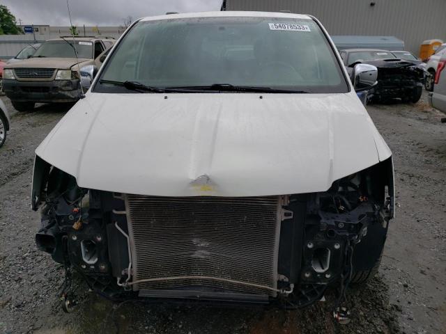 2A4RR8DG2BR716579 - 2011 CHRYSLER TOWN & COU TOURING L WHITE photo 5