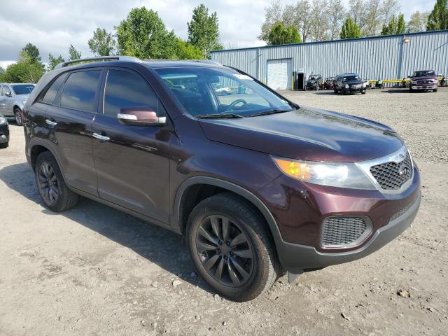 5XYKT4A2XBG175683 - 2011 KIA SORENTO BASE MAROON photo 4