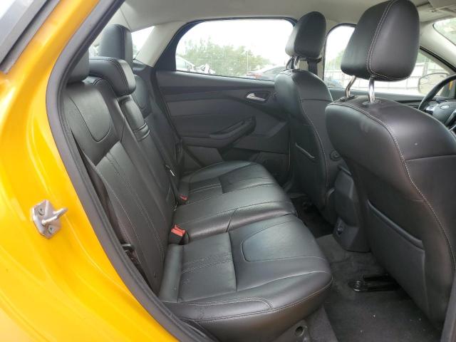 1FAHP3J24CL194640 - 2012 FORD FOCUS TITANIUM YELLOW photo 10