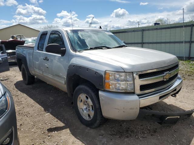 1GCSKSE30AZ117012 - 2010 CHEVROLET SILVERADO K1500 LT SILVER photo 4