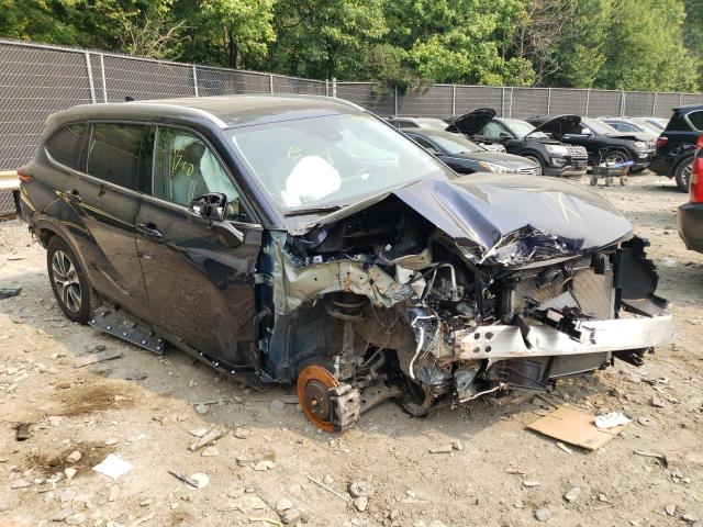 5TDGZRBH2NS582408 - 2022 TOYOTA HIGHLANDER XLE Blau Foto 4