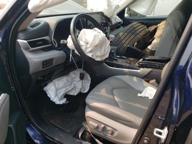 5TDGZRBH2NS582408 - 2022 TOYOTA HIGHLANDER XLE Blau Foto 8