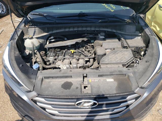 KM8J23A41HU414440 - 2017 HYUNDAI TUCSON SE GRAY photo 11